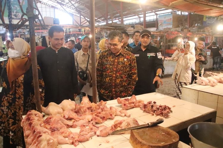 Plh Sekda Sidak Pasar Cisaat, Ini Hasilnya