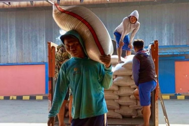 Stok Beras Jabar Berlimpah Ruah, Perum Bulog: Volumenya Ratusan Ribu Ton