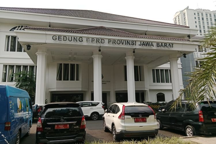 Bagian Umum (Bagum) Sekretariat DPRD Provinsi Jawa Barat (Setwan) buka suara terkait informasi sayembara atau berburu kucing yang ada di lingkungannya