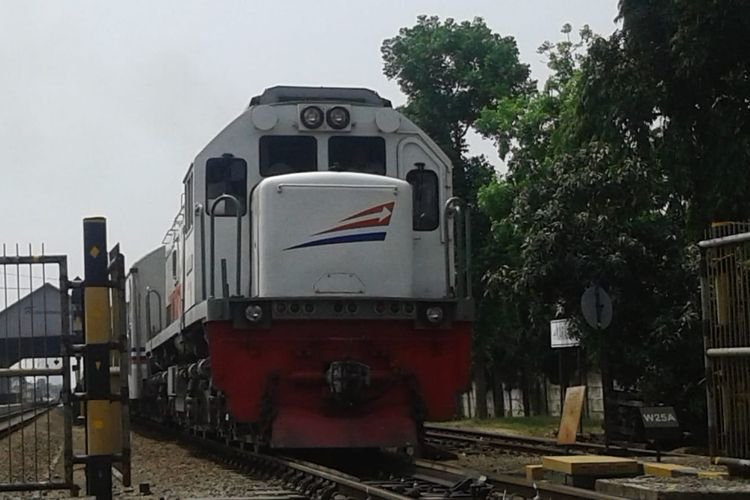 Dilayani Commuter Line, Ratusan Ribu Orang Pelesiran Selama Libur Idul Adha