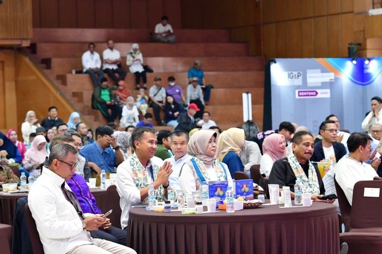 Bey Machmudin Ajak Alumni Unpad Berkontribusi Bangun Jabar