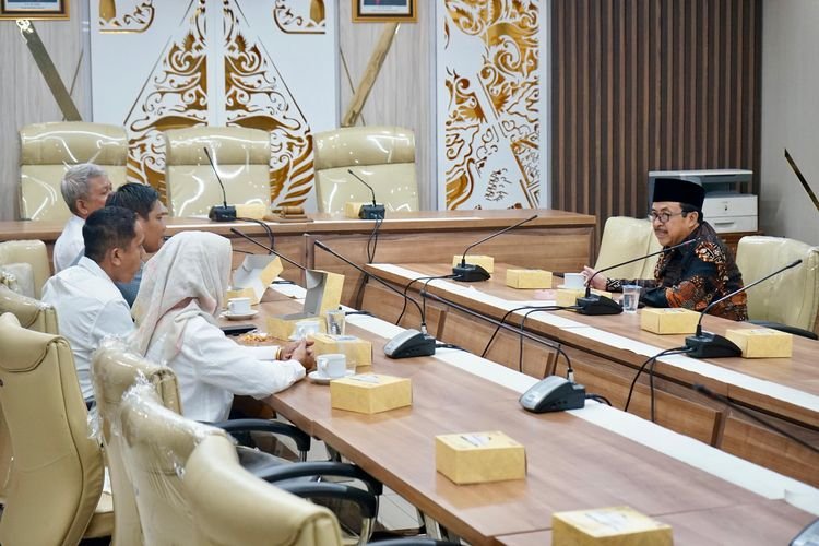 Komisi I DPRD Jawa Barat Terima Studi Banding Ranperda P2APBD DPRD Provinsi Jambi