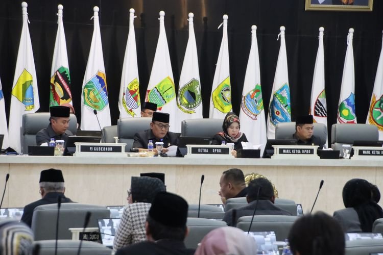 DPRD Jabar Gelar Rapat Paripurna Jawaban Gubernur atas Pandangan Umum Fraksi-Fraksi terhadap Ranperda P2APBD TA 2023