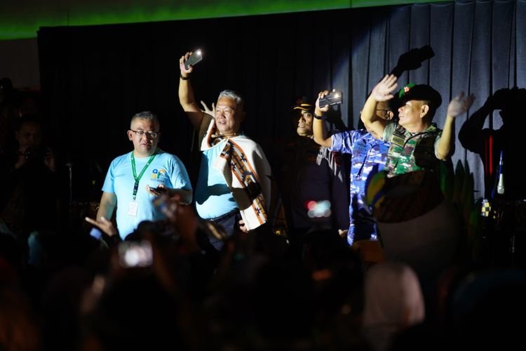 “Shine Of Peace”, Sajak Pj Wali Kota Bandung untuk Perdamaian Dunia di Asia Africa Corner