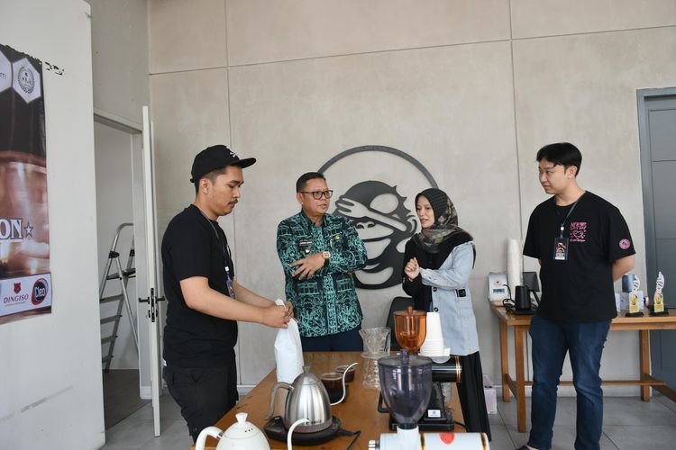Puluhan Barista Adu Ketangkasan, Pj Wali Kota : Mendorong Kemajuan Ekonomi Kreatif