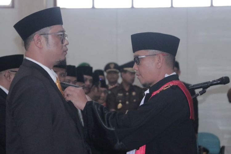 50 Anggota DPRD Kabupaten Sukabumi Resmi Dilantik, Ini Sosok Ketua Terbaru