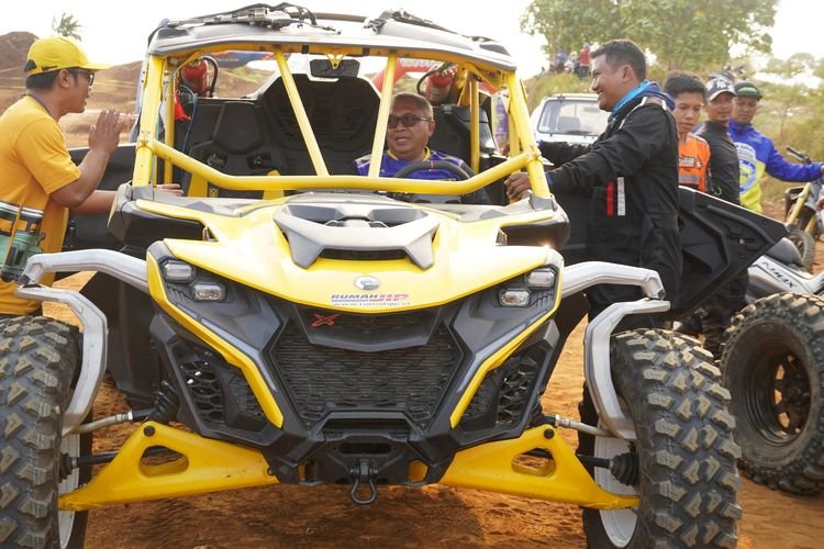 Bupati Sukabumi Jajal Sirkuit Offroad di Cikembar