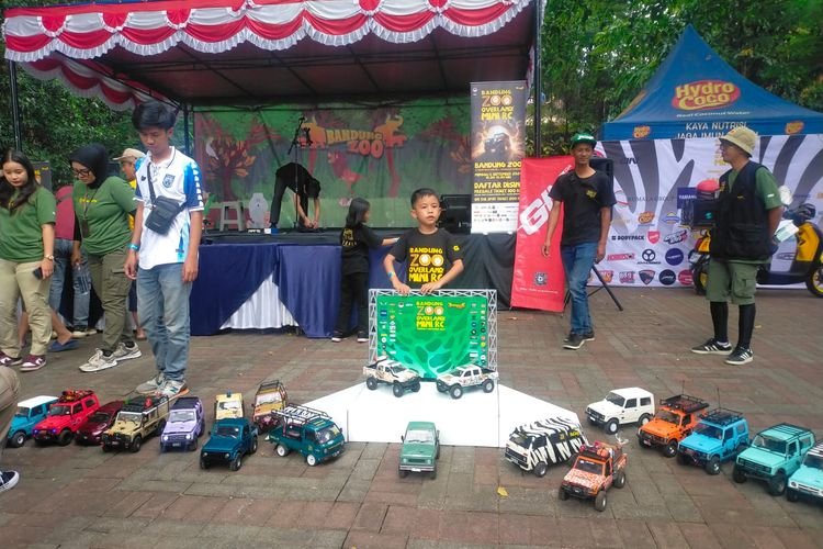 Hadirkan Komunitas Remote Control, Bandung Zoo Dipenuhi Pengunjung
