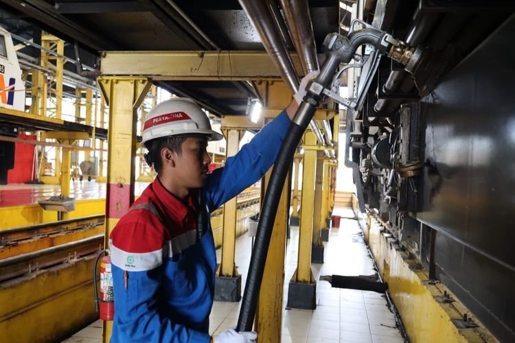KAI Daop 2 Bandung: Kereta Tenggak 13 Juta Liter BBM Selama Triwulan III Tahun ini