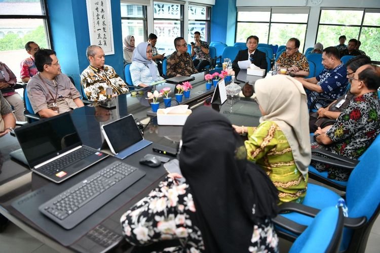 Sekda Herman Suryatman Dorong Lulusan IPDN Bawa Perubahan Nyata di Jawa Barat