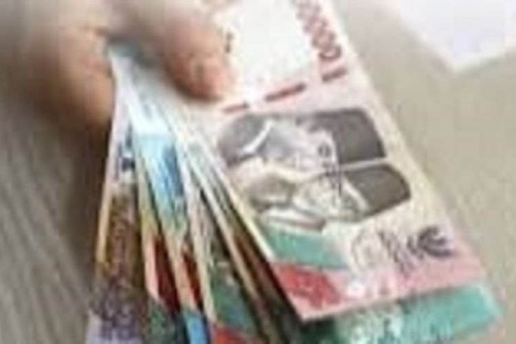 Masyarakat yang Punya Utang Pinjol Bertambah? Angkanya Fantastis: Rp74,4 Triliun!