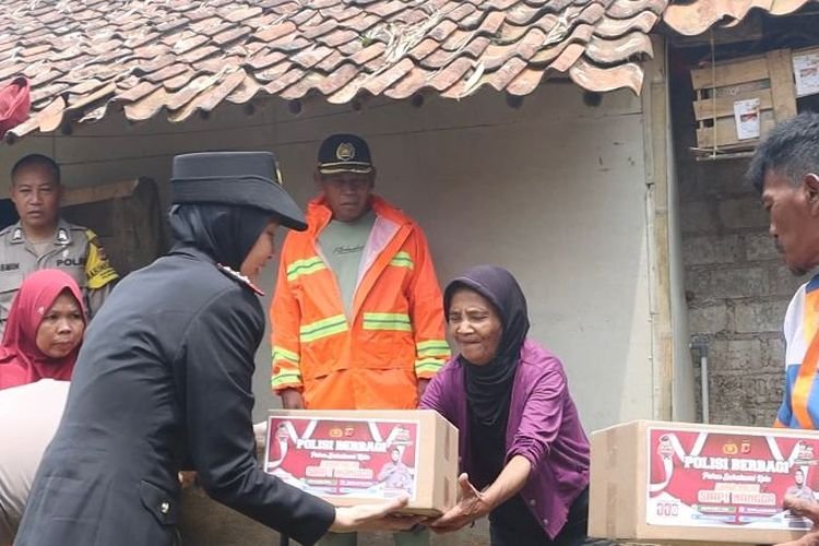 Gerak Cepat, Kapolres Sukabumi Kota Langsung Bantu Korban Bencana