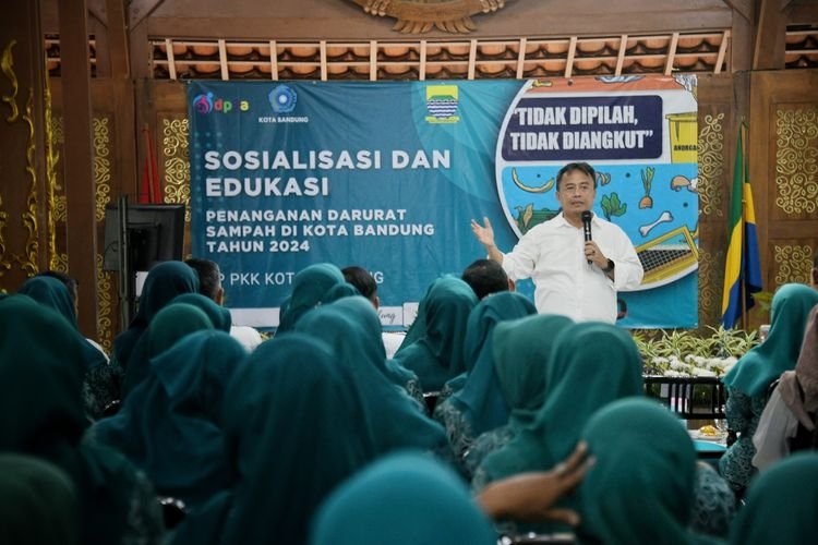 PENGELOLAAN SAMPAH Sekda Herman Suryatman Gandeng Kader PKK