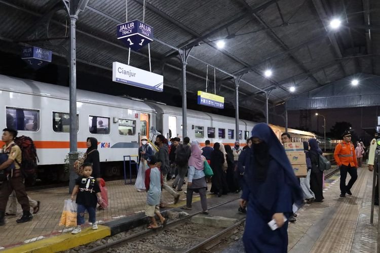 Top, Kereta Makin Favorit, Volume Penumpang PSO Berjubel, Jumlahnya 2 Juta Orang