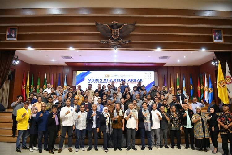 Bey Machmudin Buka Musyawarah Besar Ikatan Alumni Unpad XI