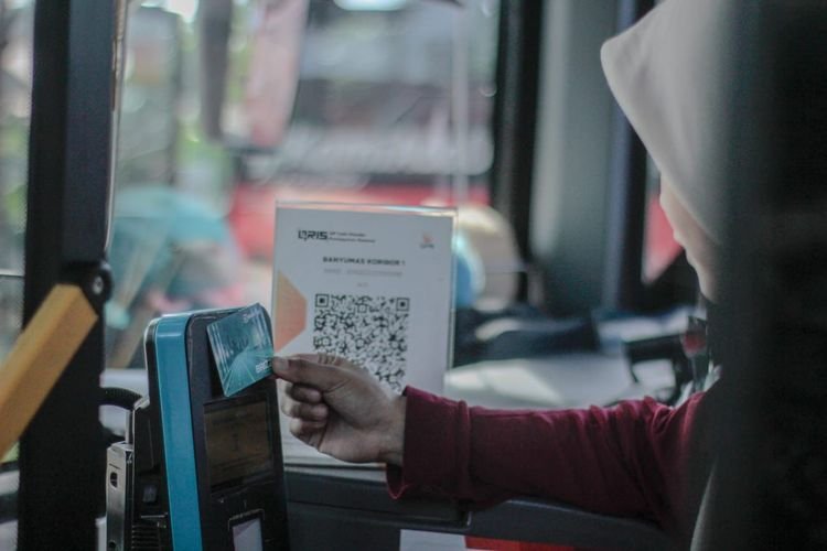 Jelang Libur Nataru, BRI Bagikan Tips Praktis Top-Up Saldo BRIZZI