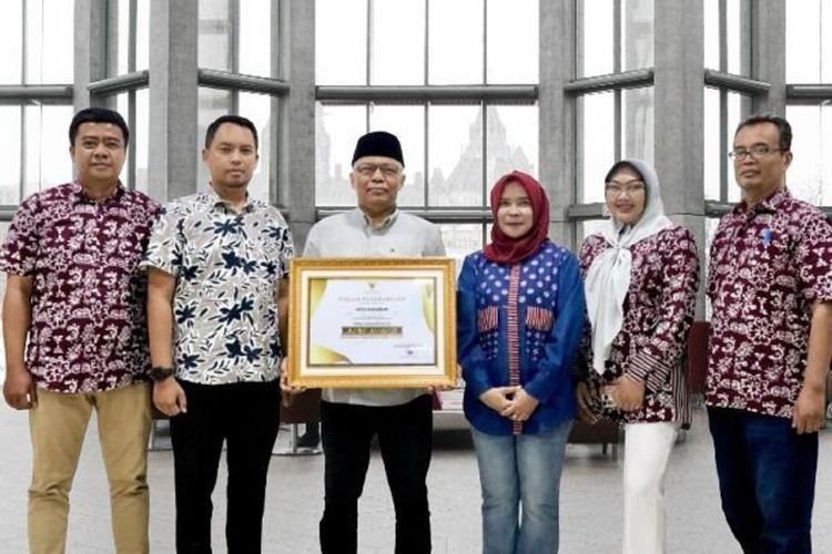 Kota Sukabumi Diganjar Penghargaan