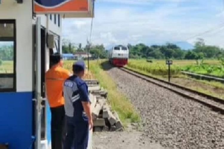 Begini Akibatnya Kalau Masih Abai Aturan: Ada Pria Tewas Tersambar Kereta di Stasiun Indihiang