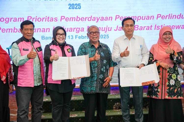 SESMEN KEMENDUKBANGGA/ SESTAMA BKKBN: INDONESIA EMAS 2045 HANYA BISA DICAPAI MELALUI GRAND DESAIN PEMBANGUNAN KEPENDUDUKAN.