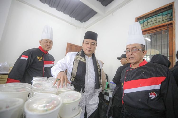 Asosiasi Chef Indonesia Bagikan 1.000 Porsi Nasi Kebuli dan Bryni di Gerlong