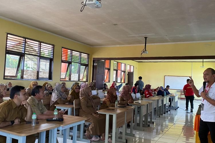 Guru di Sukabumi Dilatih Menghadapi Bencana