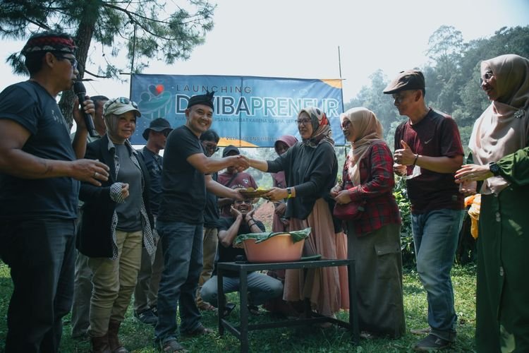 Dwibapreneur: Inisiatif Keren Alumni SMPN 2 Banjaran untuk Kembangkan UMKM dan Budaya Lokal