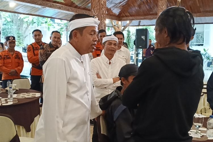 Dapat Bantuan Rp10 Juta per KK, Dedi Mulyadi Minta Korban Pergerakan Tanah di Pasirmunjul Purwakarta Segera Tinggalkan Pengungsian