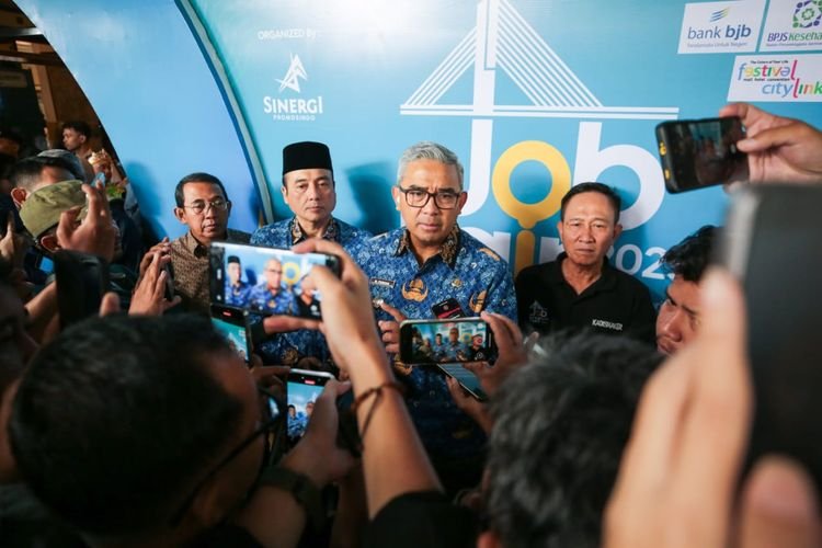 Wali Kota Bandung Pastikan LPG 3 Kg Aman, Spekulan Bakal Ditindak Tegas