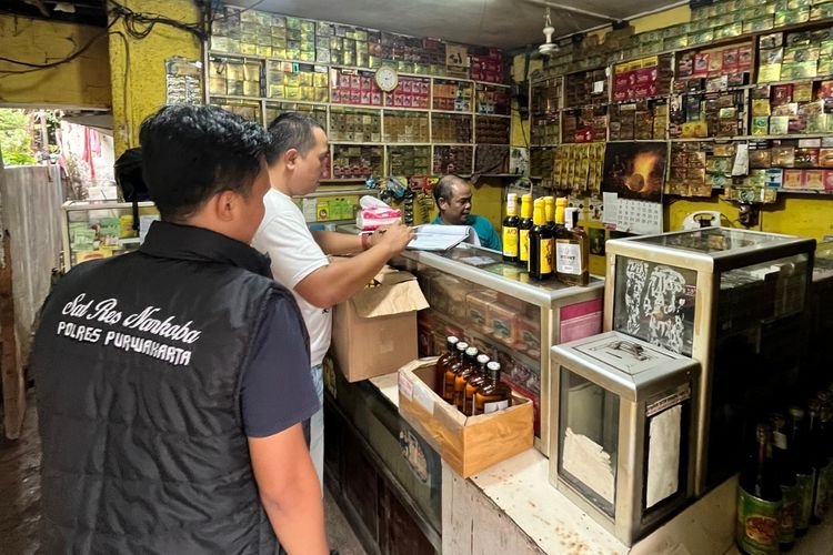 Polres Purwakarta Gencar Razia Penjual Miras Oplosan