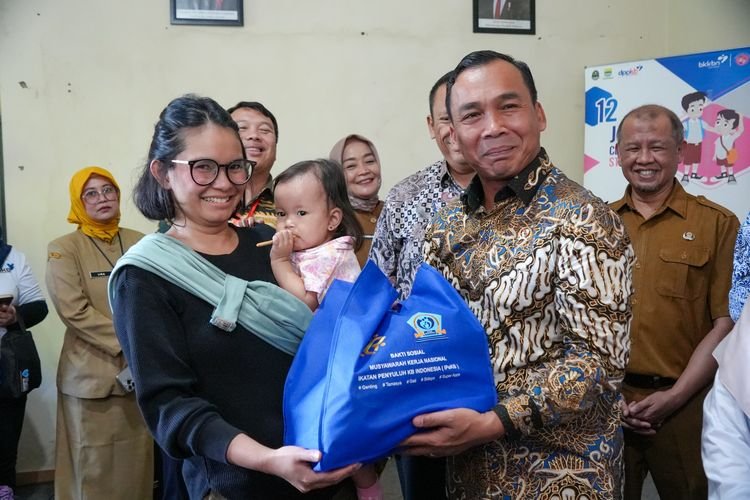 Kunjungi Kampung KB Camperenik, Menteri Wihaji Minta TPK Pastikan MBG Tepat Sasaran