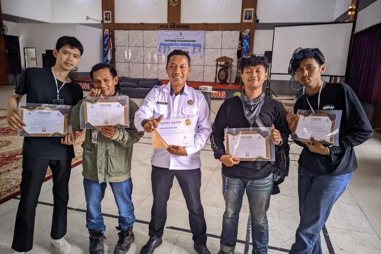 “Ruang Tenang Rayakan Hari Remaja Internasional 2025 di LPKA Arcamanik: Mengenal Diri, Melukis Mimpi”