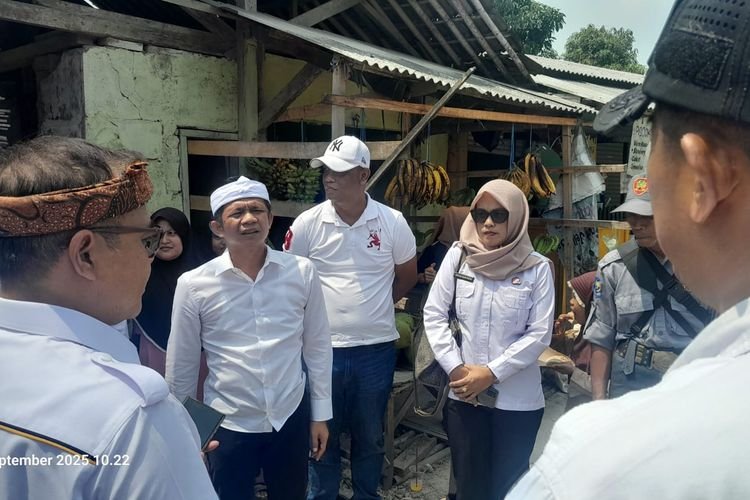 Pelayanan Publik di Sukatani, Bupati Purwakarta Pastikan Jalan Rusak Penghubung Desa Sukamaju-Cipicung Diperbaiki Tahun Ini