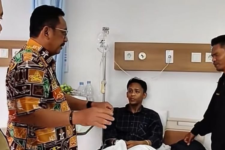 Bupati Sukabumi Jenguk Ojol Asal Sukabumi yang Jadi Korban Aksi Demo di DPR RI