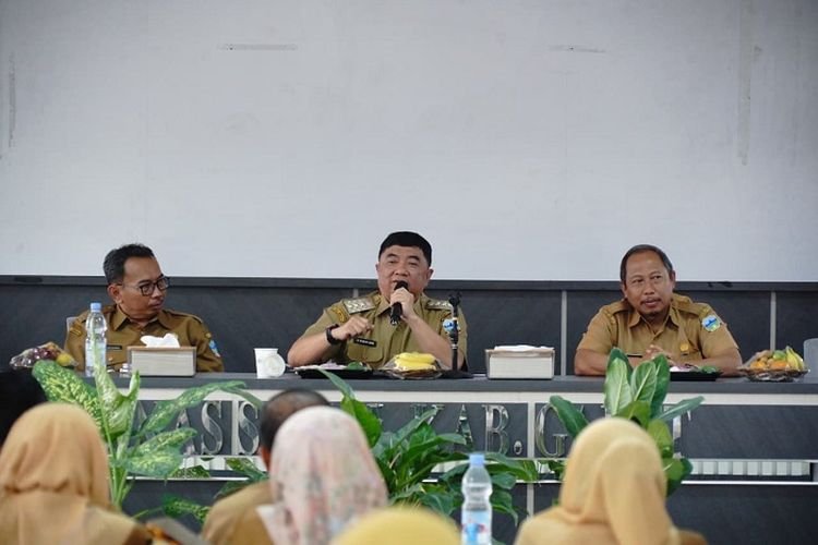 Bupati Garut Syakur Amin Sebut 90 Persen PKBM di Garut Tidak Terakreditasi