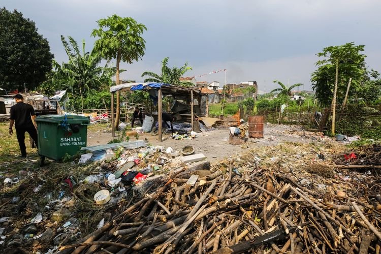 Wali Kota Bandung Tinjau Lokasi Pengolahan Sampah di Ciseureuh, Dorong RW Kelola Sampah Mandiri