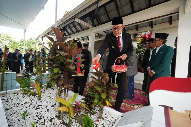 Momen Hari Pahlawan, Ayep Zaki : Sukabumi Bangga Punya KH. Ahmad Sanusi