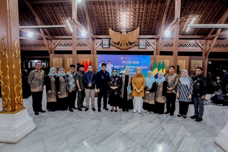 Komitmen Lindungi Anak, Pemkot Bandung Kukuhkan KPAD Periode 2025–2030