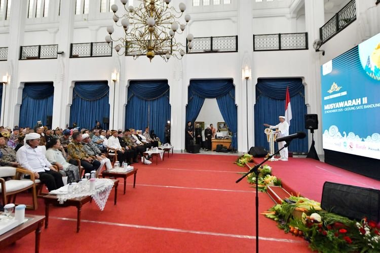 KDM Terima Manifesto dari Masyarakat Sunda untuk Perbaikan Jawa Barat