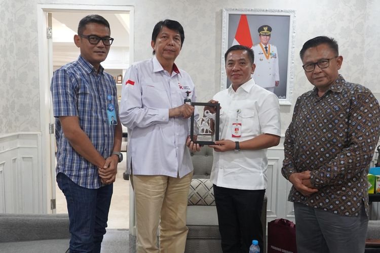 OJK DORONG KARAWANG JADI MOTOR PERTUMBUHAN EKONOMI PESISIR JABAR