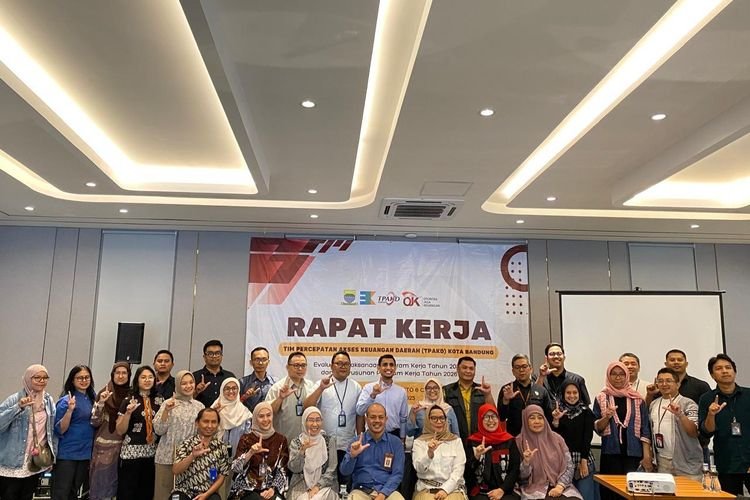 OJK DAN TPAKD KOTA BANDUNG TINGKATKAN AKSES KEUANGAN INKLUSIF MELALUI SINERGI PROGRAM LITERASI DAN PEMBERDAYAAN UMKM