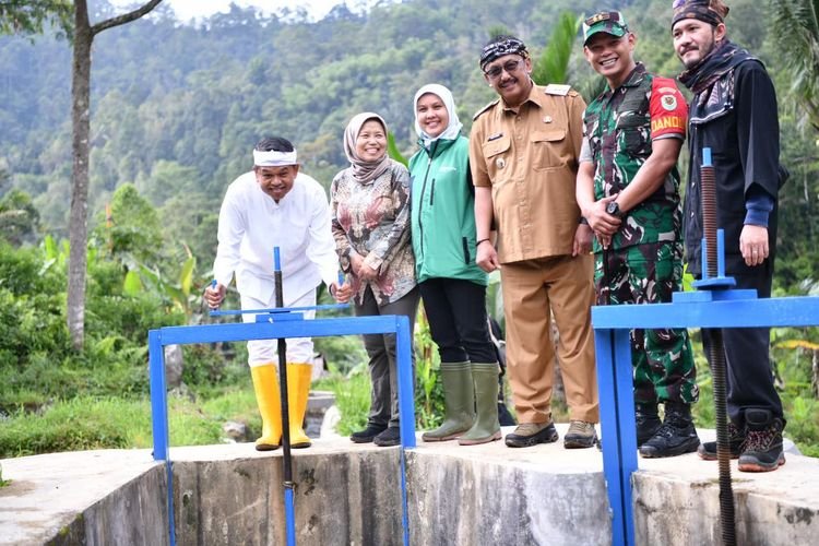 Dedi Mulyadi Resmikan PLTMH Sukabumi: 2027 Listrik Jabar Tuntas!