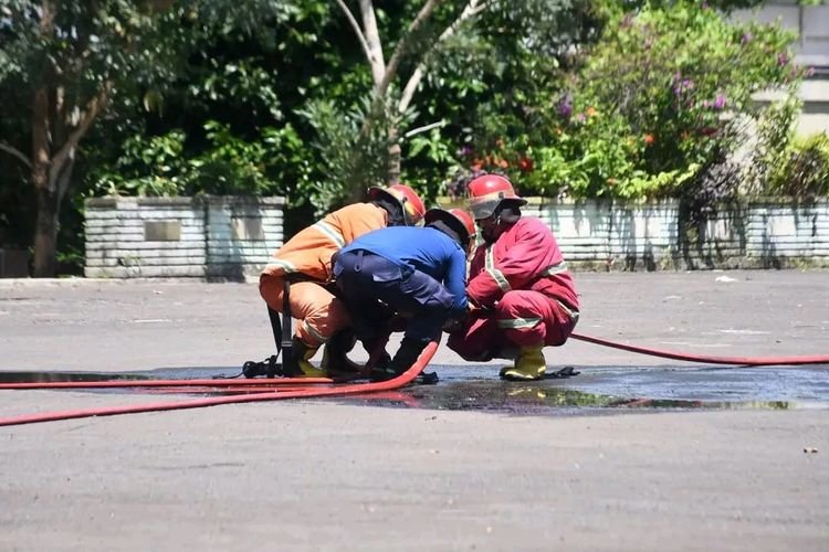 Perkuat SDM Tanggap Darurat, DPKP Kabupaten Sukabumi Gelar Pelatihan Damkar di Palabuhanratu