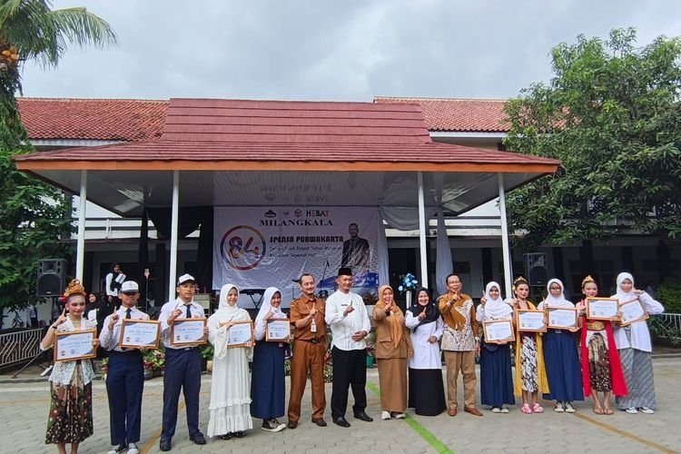 SMPN 1 Purwakarta Rayakan Hari Jadi ke 84 Tahun, Kadisdik Sadiyah Terpukau dengan Penampilan Siswa