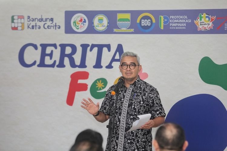 Safari Ramadan, Farhan Ajak Warga Bandung Atasi Sampah dan Perkuat Generasi Muda