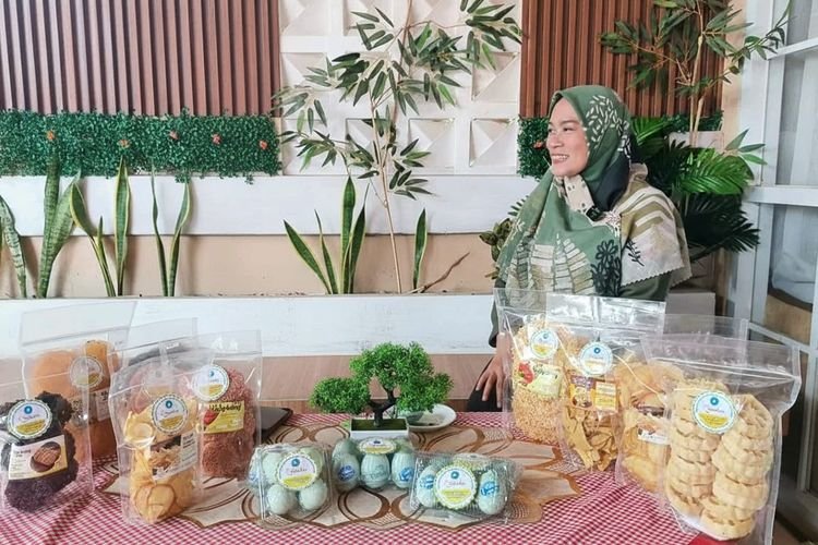 UMKM Kampung Mandiri Harmonis Cicantayan Tumbuh, Telur Asin Teratai Cinta Jadi Unggulan