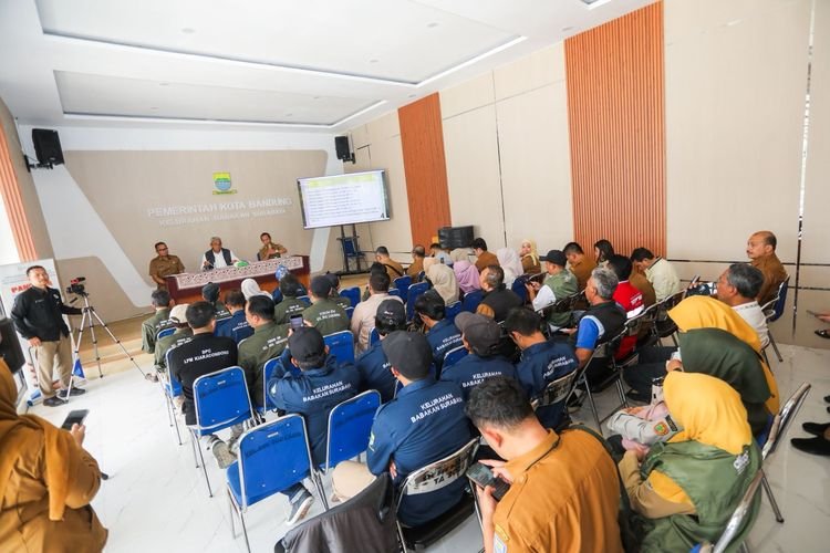 Pemkot Bandung Kejar 100 Persen RW Olah Sampah Organik