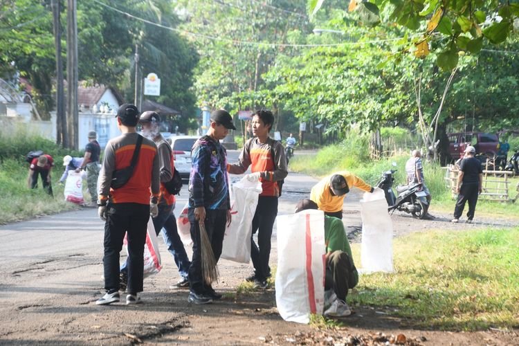 Sampah Lebaran Tembus 250 Ton per Hari, Pemkab Sukabumi Gelar Korve di Jalur Wisata