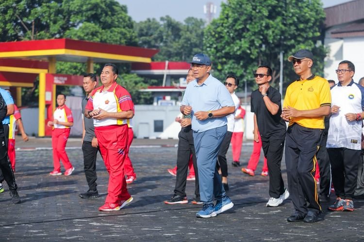 Semarak HUT ke-52 Sesko TNI, Wali Kota Ikut Senam Hingga Latihan Menembak