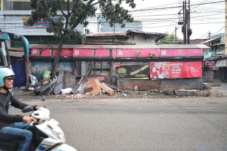 Cicadas Ditata, Satpol PP Angkut 16 Lapak PKL Tak Aktif