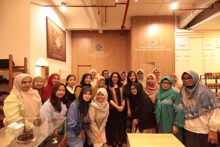 Ajak Warga Berkarya dan Berusaha, Dekranasda Gelar Workshop Rajut